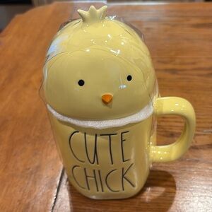 BNWT Rae Dunn CUTE CHICK π₯ two piece mug HTF